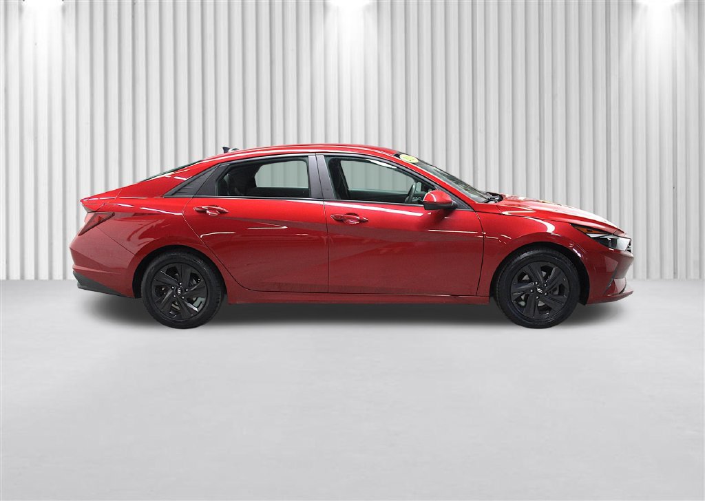 Used 2021 Hyundai Elantra SEL w/ Convenience Package FWD image 2