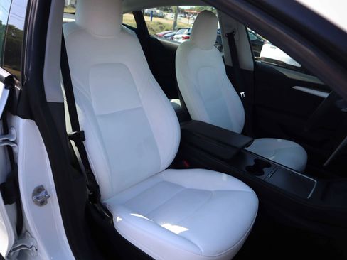 Used 2023 Tesla Model 3 Standard Range image 5