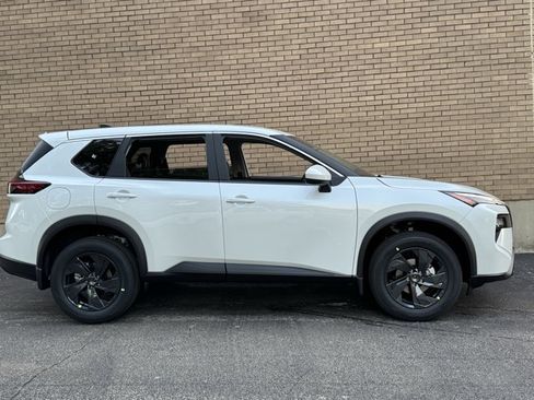 New 2026 Nissan Rogue SV w/ Cold Weather Package AWD/4WD image 4