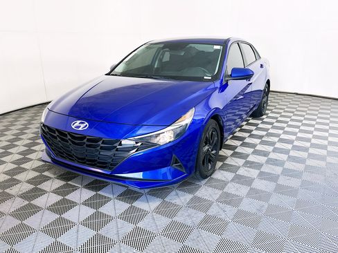 Used 2022 Hyundai Elantra SEL FWD image 7