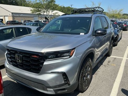 Used 2024 Honda Pilot TrailSport image 1