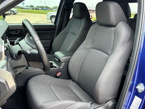 Used 2025 Toyota Tacoma SR5 AWD/4WD image 12