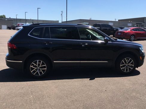 Used 2020 Volkswagen Tiguan SE w/ Panoramic Sunroof Package AWD/4WD image 9