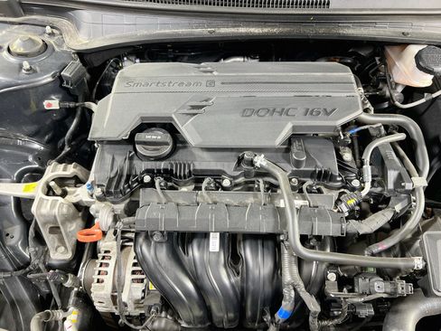 Used 2023 Hyundai Elantra SEL w/ Cargo Package FWD image 27