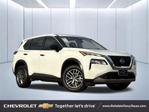 Used 2023 Nissan Rogue S image 1