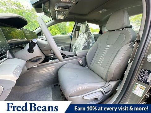 New 2024 Hyundai Elantra SEL w/ Convenience Package image 20