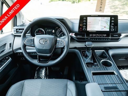Certified 2023 Toyota Sienna Limited FWD image 13