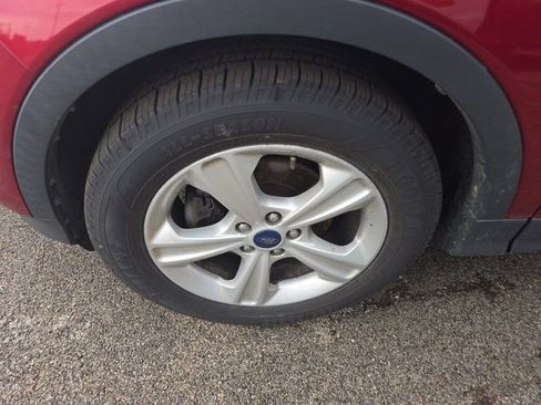 Used 2015 Ford Escape SE w/ Equipment Group 201A image 9