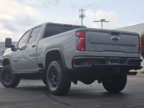 Used 2025 Chevrolet Silverado 2500 ZR2 w/ Technology Package AWD/4WD image 17