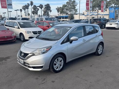 Used 2017 Nissan Versa Note SV FWD image 2
