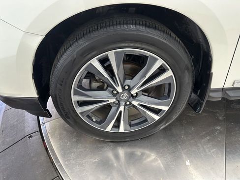 Used 2017 Nissan Pathfinder Platinum image 37
