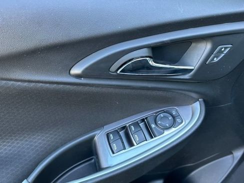 Used 2023 Chevrolet Malibu LT image 11