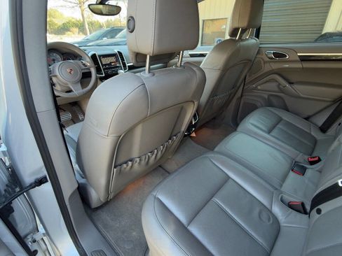 Used 2011 Porsche Cayenne S image 37