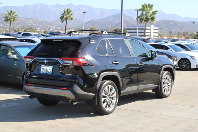 Used 2019 Toyota RAV4 Limited w/ Carpet Mat Package FWD image 21