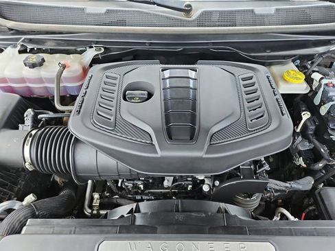 Used 2024 Jeep Wagoneer L Series II RWD image 31