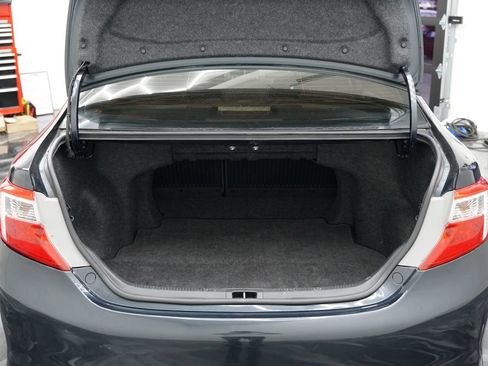 Used 2013 Toyota Camry SE w/ Leather Pkg FWD image 15