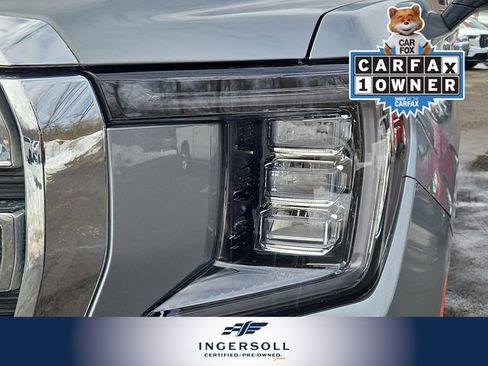 Used 2024 GMC Yukon XL SLT w/ SLT Premium Package image 12