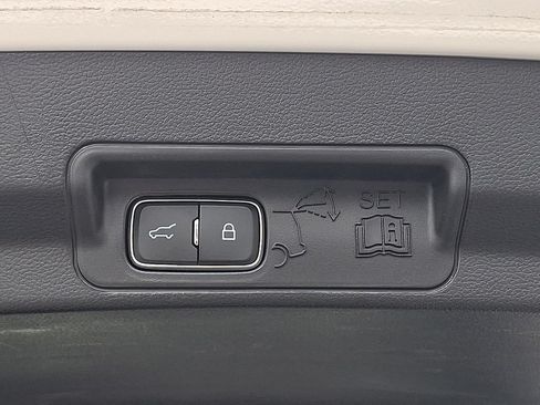 Used 2025 Ford Explorer ST AWD/4WD image 29