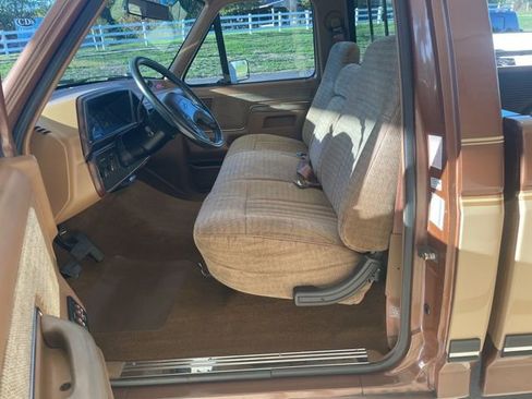 Used 1990 Ford F150 2WD Regular Cab image 11