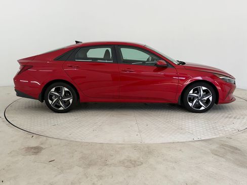 Used 2023 Hyundai Elantra SEL w/ Convenience Package image 8
