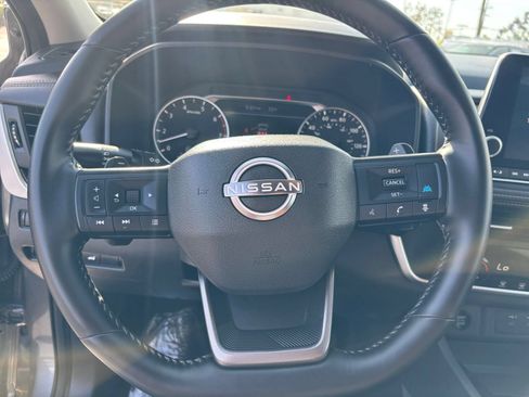 Used 2025 Nissan Rogue SV AWD/4WD image 30