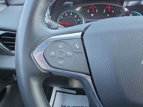 Used 2023 Chevrolet Traverse LT FWD image 11