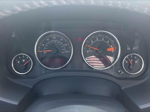 Used 2014 Jeep Compass Latitude w/ Sun/Sound Group FWD image 15
