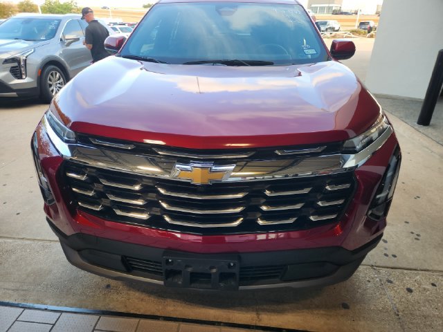 Used 2026 Chevrolet Equinox LT FWD image 2