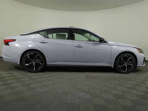 New 2025 Nissan Altima 2.5 SR w/ SR Premium Package image 2