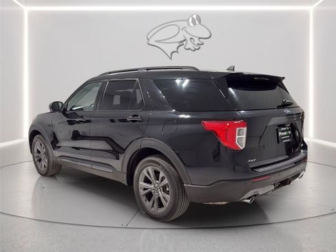 Used 2023 Ford Explorer XLT w/ Equipment Group 202A AWD/4WD image 3