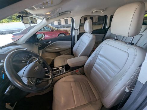 Used 2018 Ford Escape SEL FWD image 9