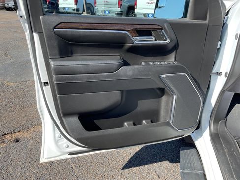 Used 2024 GMC Sierra 1500 Elevation image 13