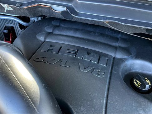 Used 2017 RAM 1500 Express AWD/4WD image 32