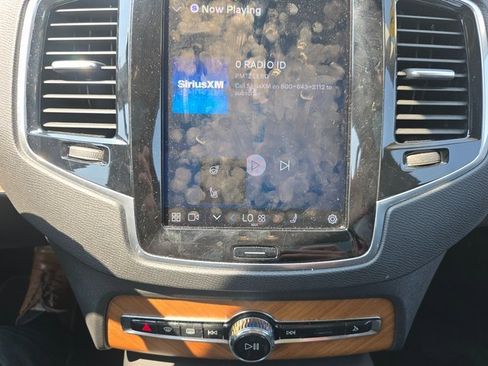 Used 2023 Volvo XC90 B6 Plus image 19