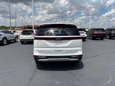 Used 2023 Kia Carnival EX FWD image 6