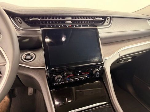 Certified 2023 Jeep Grand Cherokee L Limited w/ Black Appearance Package image 16