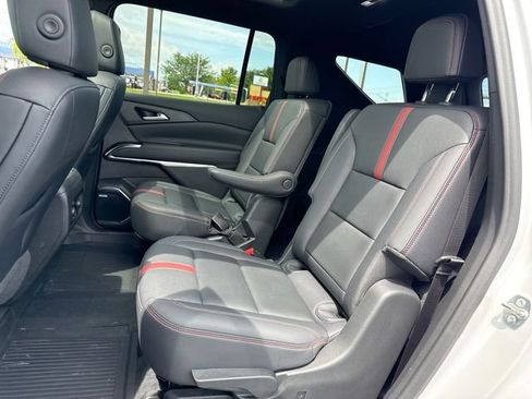 Used 2024 Chevrolet Traverse RS AWD/4WD image 23