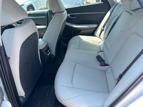 New 2025 Hyundai Sonata Limited image 11
