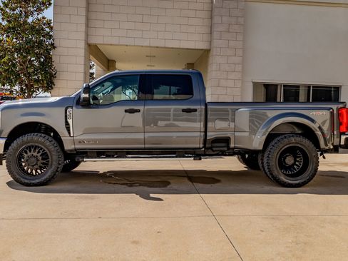 Used 2024 Ford F350 XLT image 6