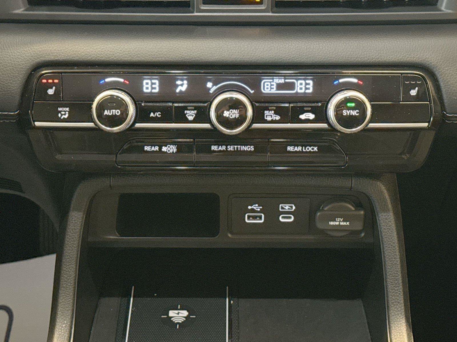 Used 2025 Honda Pilot Touring image 17
