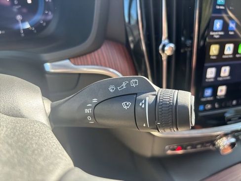 Used 2025 Volvo V60 B5 Cross Country Plus image 39