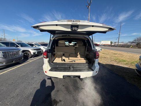 Used 2015 Toyota Sequoia Platinum image 23