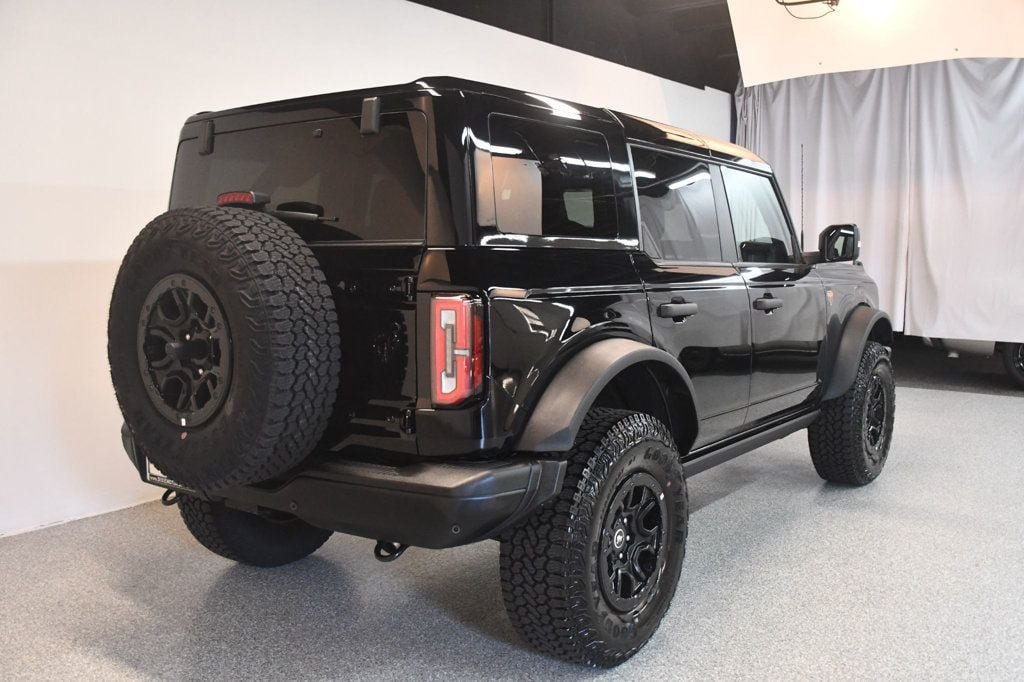 Used 2025 Ford Bronco Badlands AWD/4WD image 8