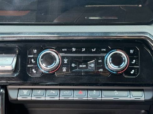 Used 2024 GMC Sierra 2500 AT4 w/ AT4 Premium Plus Package image 4