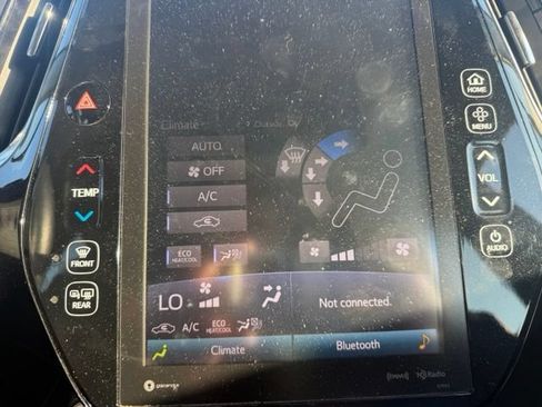 Used 2018 Toyota Prius Four FWD image 11