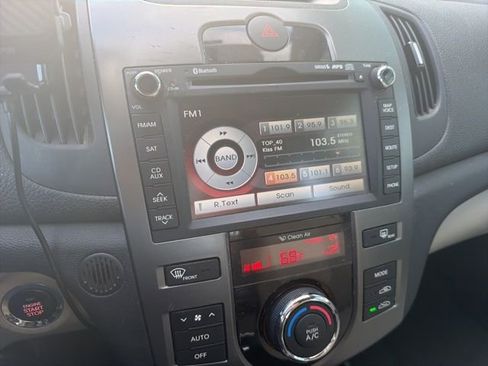 Used 2013 Kia Forte EX w/ Tech Pkg FWD image 22