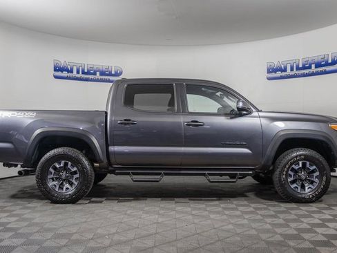 Used 2019 Toyota Tacoma TRD Off-Road image 11