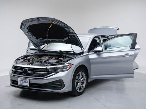 Used 2024 Volkswagen Jetta SE image 17