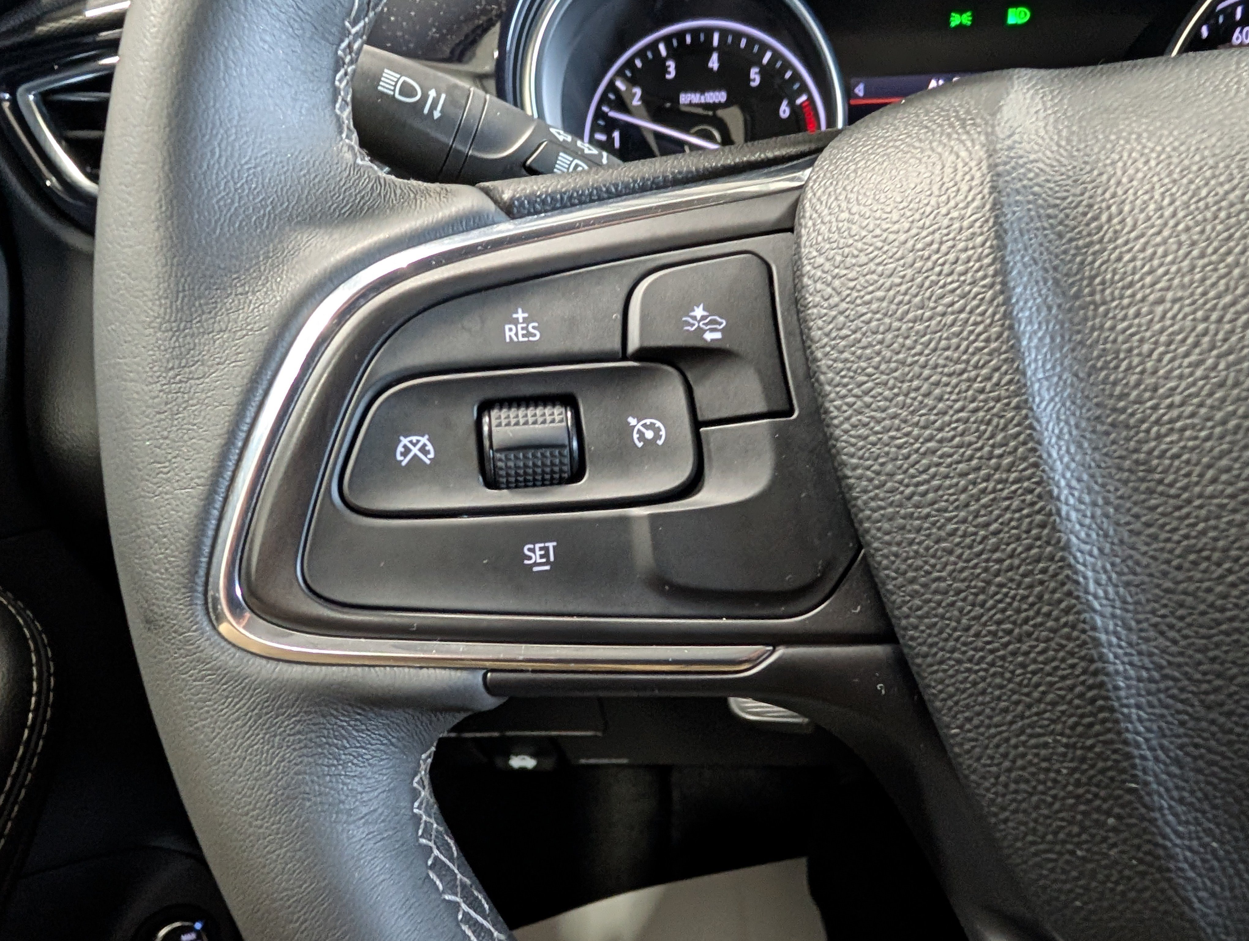 Used 2023 Buick Encore GX Select w/ Sport Touring Package FWD image 20