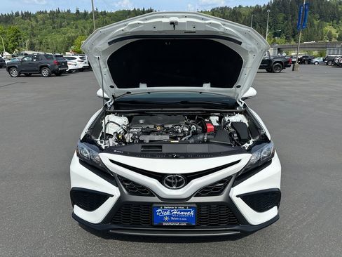 Used 2023 Toyota Camry SE AWD/4WD image 4
